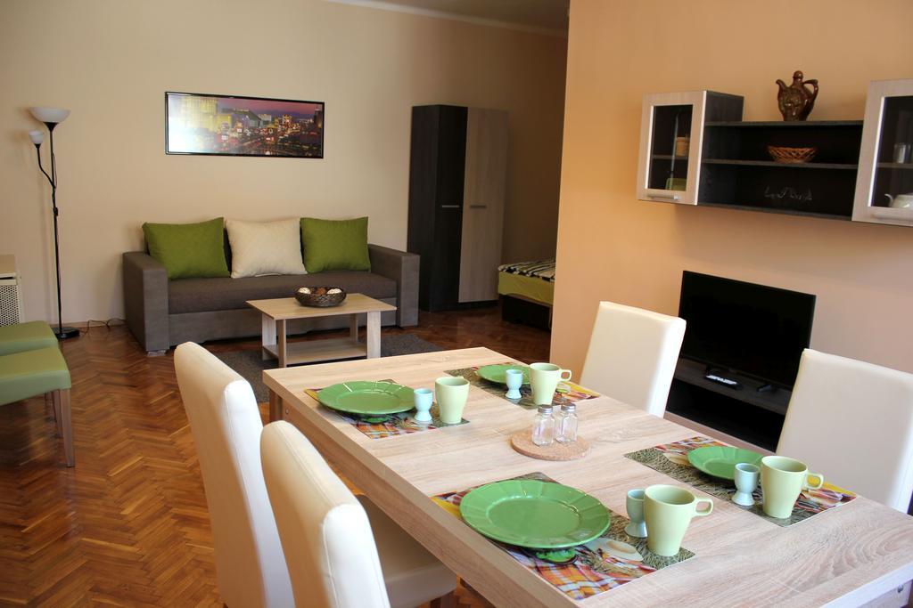 Veva Apartman - Eger Maganszallashely Exterior foto
