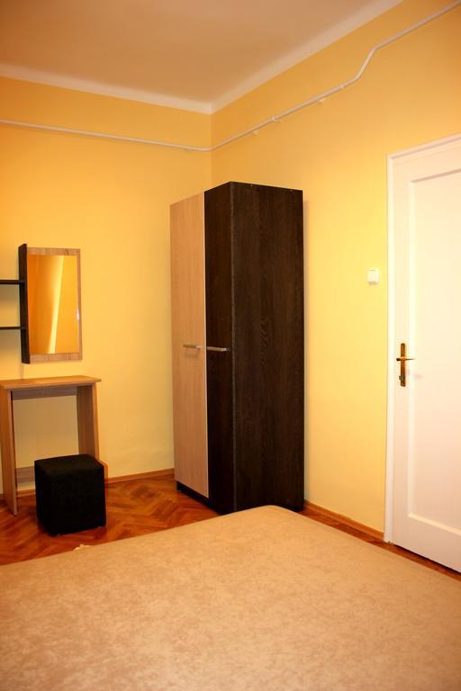 Veva Apartman - Eger Maganszallashely Exterior foto
