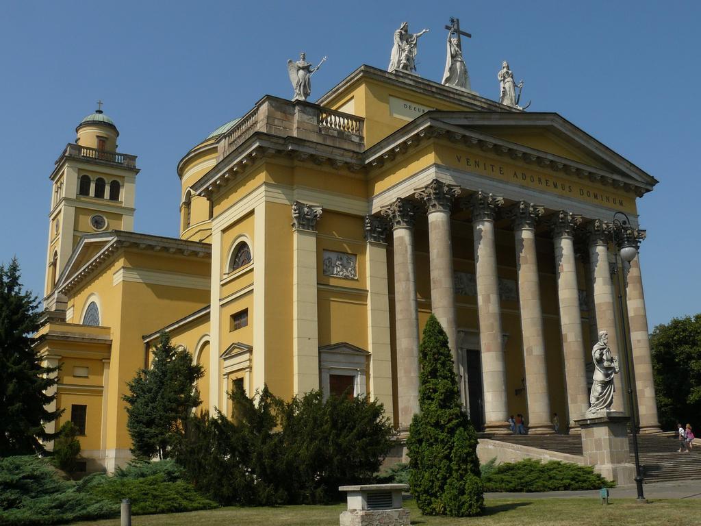 Veva Apartman - Eger Maganszallashely Exterior foto